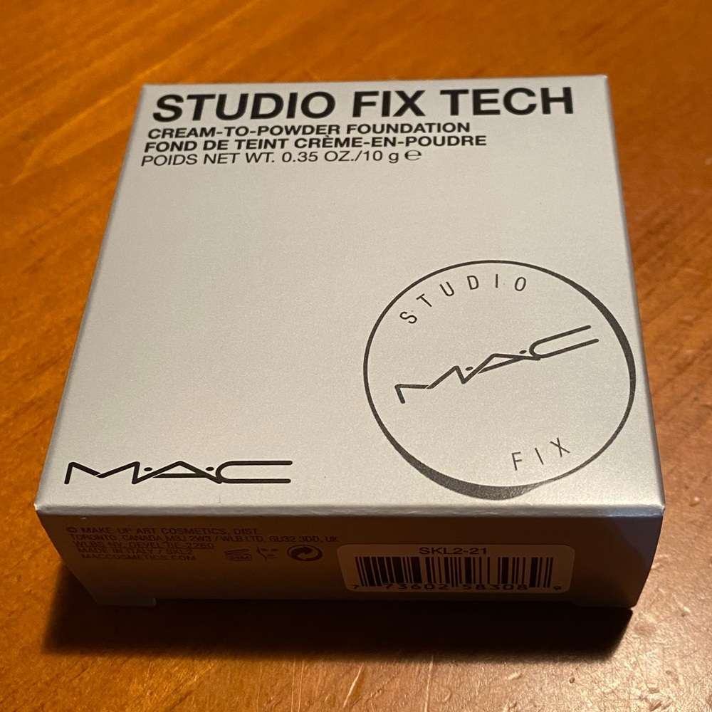 MAC Studio Fix Tech Cream to Powder Foundation - Picture 4 of 16
